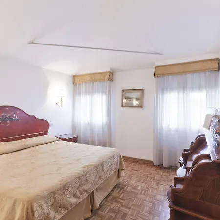 Palazzo Cendon Piano Antico Szálloda