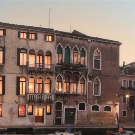 Palazzo Cendon Piano Antico Szálloda