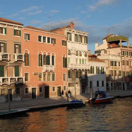 Hotell Palazzo Cendon Piano Antico