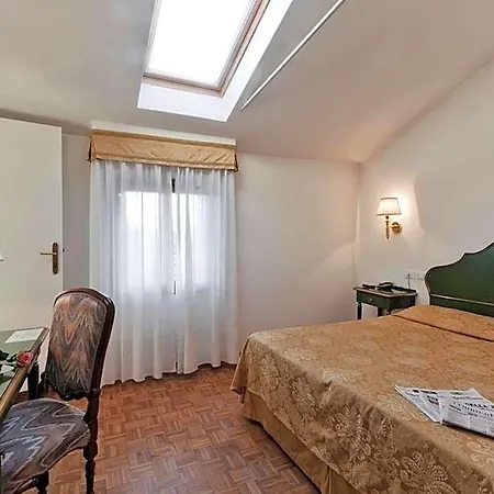 Palazzo Cendon Piano Antico 3* Венеция