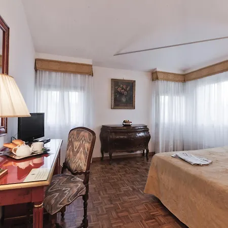 호텔 팔라쪼 센돈 피아노 안티코