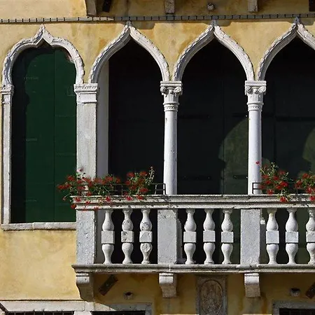 팔라쪼 센돈 피아노 안티코 3*