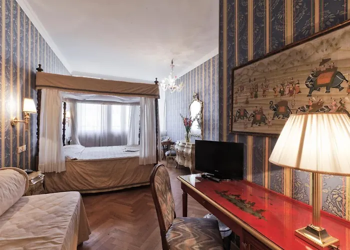 Palazzo Cendon Piano Antico Venedig